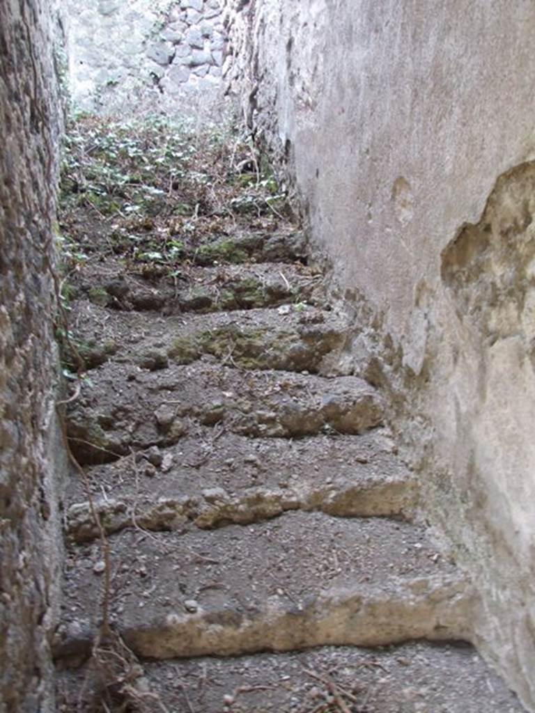 T12 Pompeii. December 2007. Steps from corridor at entrance to Tower XII.