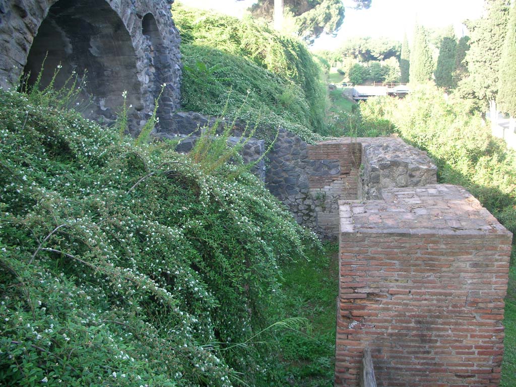 Tower II, Pompeii. May 2010. Looking east through doorway. Photo courtesy of Ivo van der Graaff.