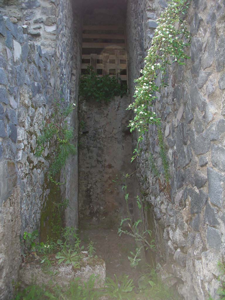 Tower II, Pompeii. May 2010. 
Looking north in narrow room/stairway with upper floor. Photo courtesy of Ivo van der Graaff.