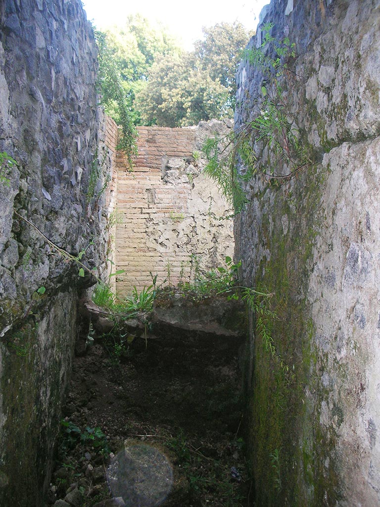 Tower II, Pompeii. May 2010. 
Looking south along narrow room/stairway towards south-east corner. Photo courtesy of Ivo van der Graaff.