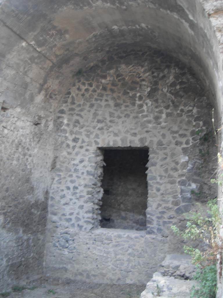 Tower II, Pompeii. May 2011. 
North wall and barrel-vaulted ceiling of main room. Photo courtesy of Ivo van der Graaff.
