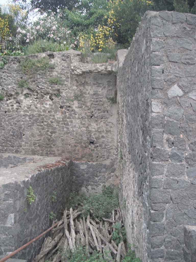 T4 Pompeii. Tower IV. May 2011. 
Looking north along east wall towards north-east corner. Photo courtesy of Ivo van der Graaff.
