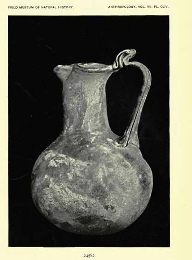 Villa della Pisanella, Boscoreale. Torcularium room R. Clear glass jug with round body and cylindrical neck.
Photo © Field Museum of Natural History - CC BY-NC.
Now in the Boston Field Museum, inventory number 24582. See in Field Museum