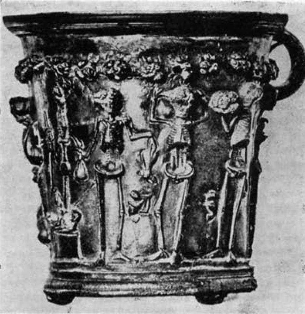 Villa della Pisanella, Boscoreale. Silver Treasure. Silver mug with skeletons, Louvre Museum, Paris.
See Casale A.,  Breve storia degli scavi archeologici nel pagus Augustus. Il Gazzettino Vesuviano 1979, pp. 6-10, Fig. 2.