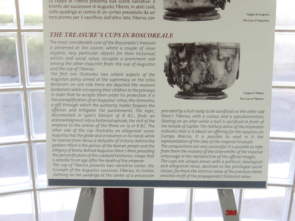 Villa della Pisanella, Boscoreale. May 2018. Information board at Boscoreale Antiquarium with details of the cups of Augustus and Tiberius.
Photo courtesy of Buzz Ferebee.
