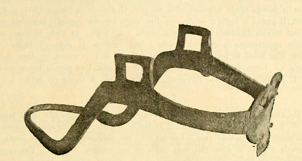 Villa of T. Siminius Stephanus, fondo Masucci-D'Aquino. 1898. Bronze horse muzzle found in room B.
See Notizie degli Scavi di Antichità, 1898, fig.3, p. 497.
Now in Naples Archaeological Museum.