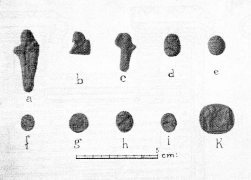Villa Rustica di Marcus Livius Marcellus. Cameos and finds from the villa.
See Notizie degli Scavi di Antichità, 1929, p. 184, fig. 6.