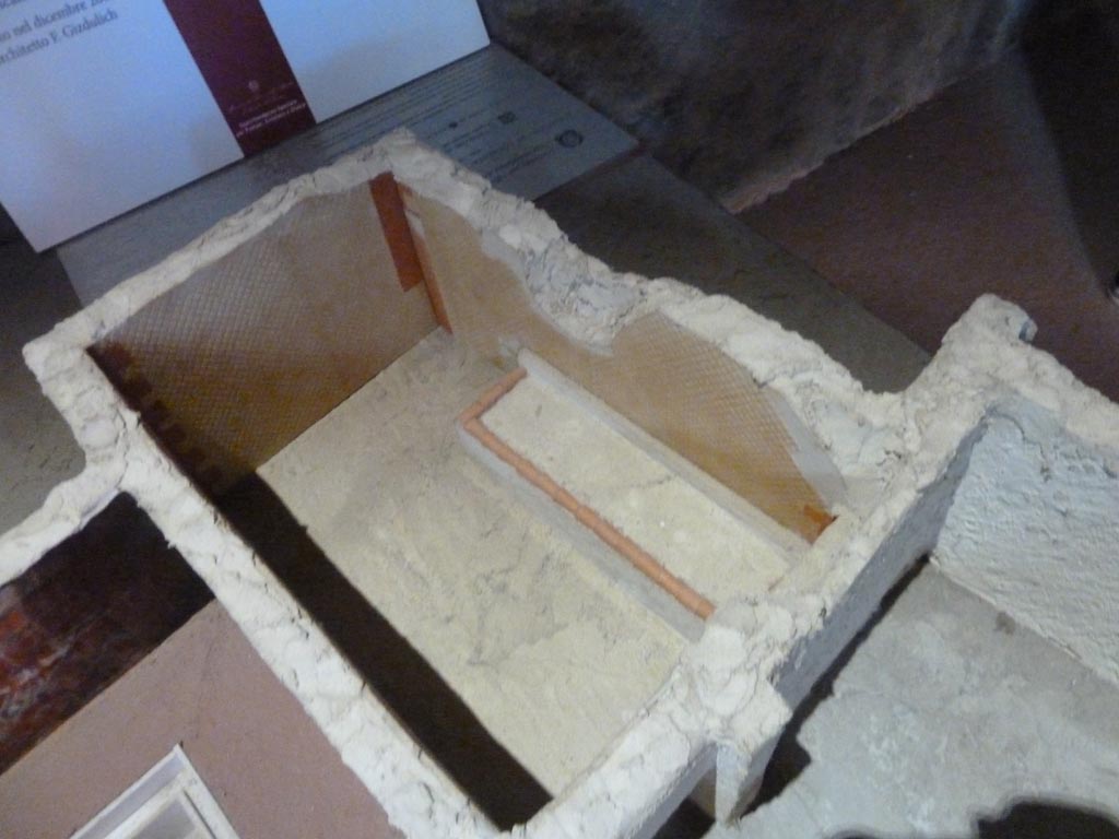 Complesso dei triclini in località Moregine a Pompei. September 2015. The kitchen with a 35m long bench.