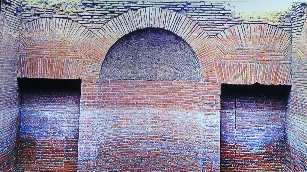 Complesso dei triclini in località Moregine a Pompei. 2000 excavation photo on display in Pompeii Palaestra September 2015. 
Room O with two alcoves, east end with alcove and two recesses.