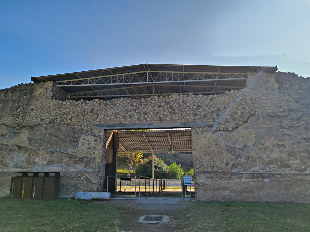 Oplontis Villa of Poppea, October 2023. 
Looking east across north garden towards doorway to Exedra 69. Photo courtesy of Giuseppe Ciaramella.