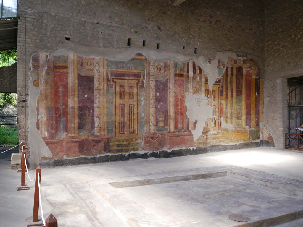 Oplontis Villa of Poppea, September 2018. Room 5, atrium, looking across impluvium towards west wall.
Foto Anne Kleineberg, ERC Grant 681269 DÉCOR.