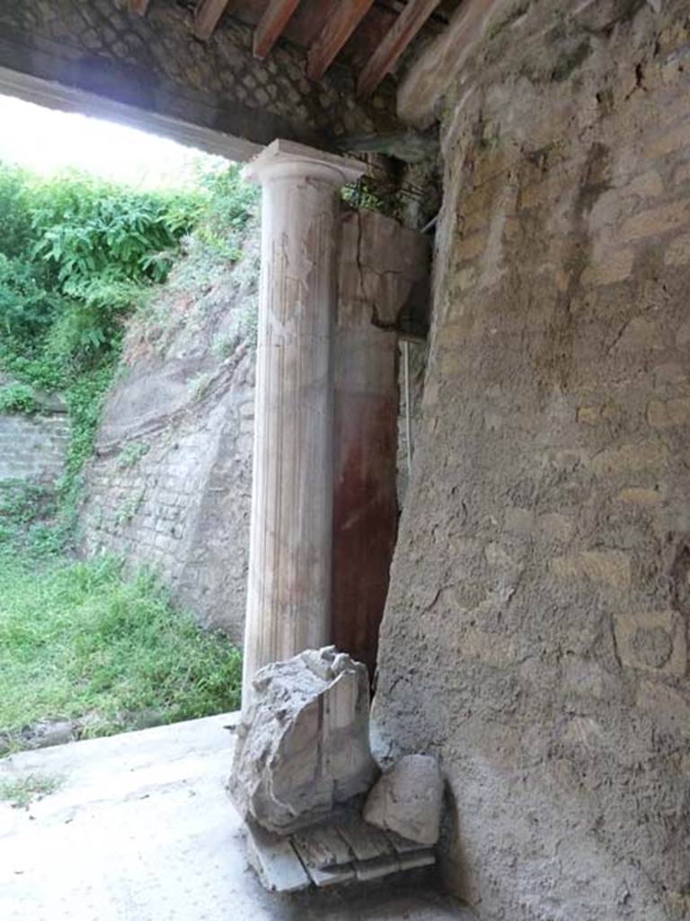 Oplontis, September 2015. Room 15, looking south towards column and remains of painted plaster on portico 13.