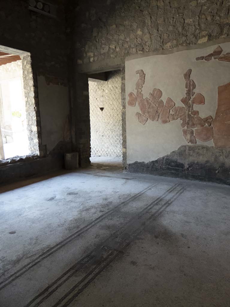 Oplontis Villa of Poppea, September 2017. Room 17, looking towards doorway from corridor and east wall.
Foto Annette Haug, ERC Grant 681269 DÉCOR