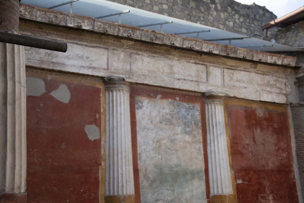 Oplontis Villa of Poppea, March 2019. Room 20, detail of upper west wall. 
Foto Annette Haug, ERC Grant 681269 DÉCOR.