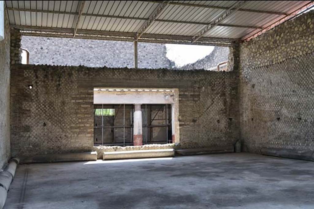 Oplontis Villa of Poppea, April 2018. Room 21, looking towards south wall. Photo courtesy of Ian Lycett-King. Use is subject to Creative Commons Attribution-NonCommercial License v.4 International.