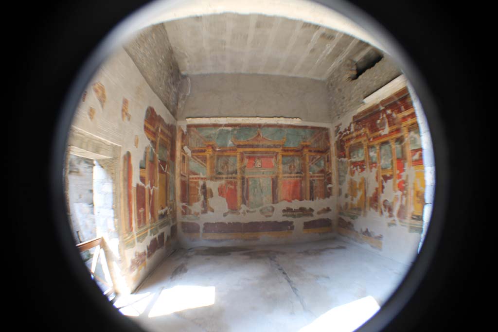 Oplontis Villa of Poppea, March 2014. Room 23, looking across towards west wall from portico 24. 
The doorway on the left (south wall) of the photo is from the small doorway from the corridor
Foto Annette Haug, ERC Grant 681269 DÉCOR.