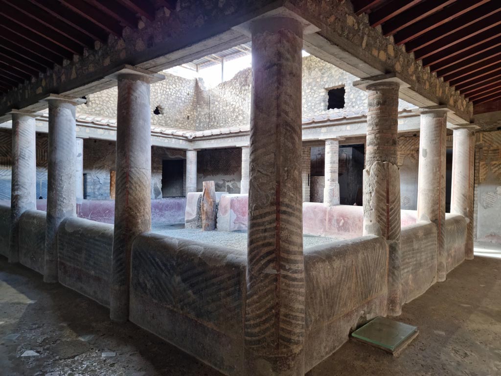 Oplontis Villa of Poppea, January 2023. Room 32, looking south-west across the rustic courtyard. Photo courtesy of Miriam Colomer.