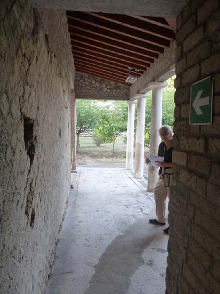 Oplontis, September 2015. East Portico 34, looking north along west side of portico, towards the north garden.