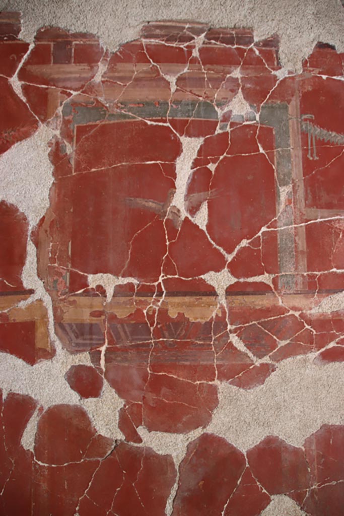 Oplontis Villa of Poppea, May 2024. 
Corridor 37, east wall, detail of decoration at south end. Photo courtesy of Klaus Heese.