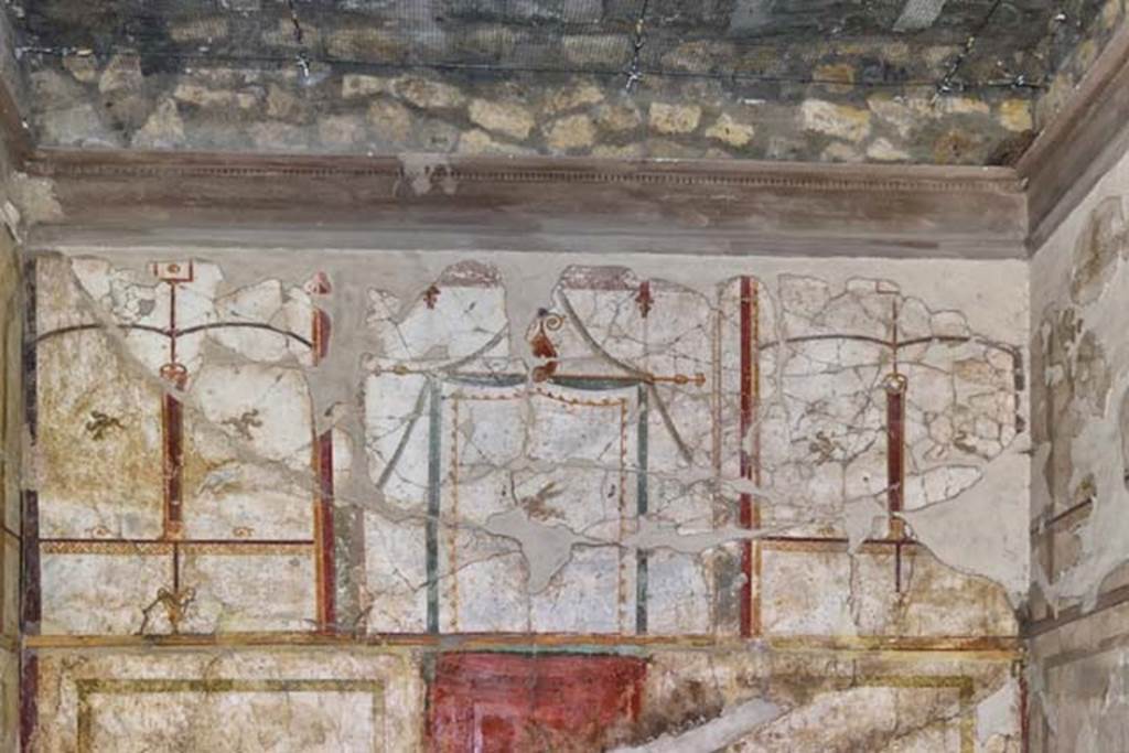 Oplontis Villa of Poppea, April 2018. Cubiculum 41, detail of decoration on upper north wall. 
Photo courtesy of Ian Lycett-King. Use is subject to Creative Commons Attribution-NonCommercial License v.4 International.