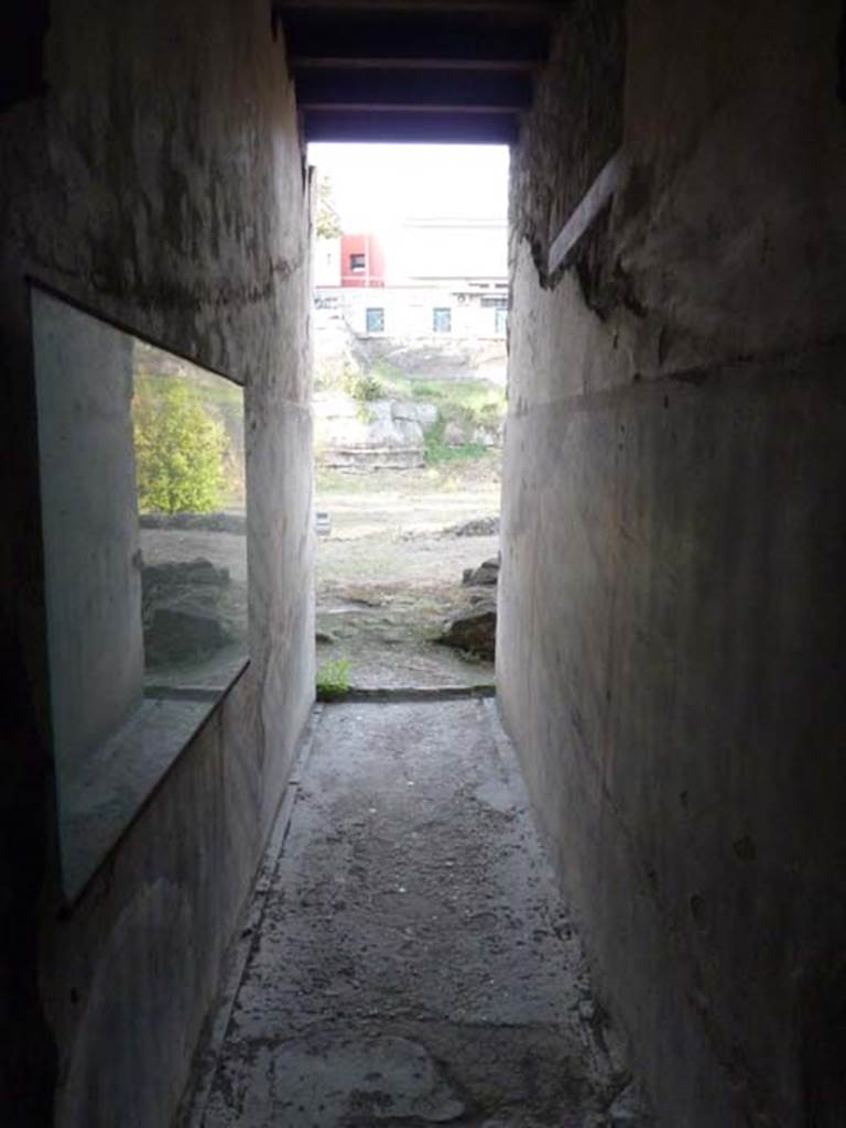 Oplontis Villa of Poppea, September 2015. 
Corridor 52, looking north through room 54 towards the north garden 56.