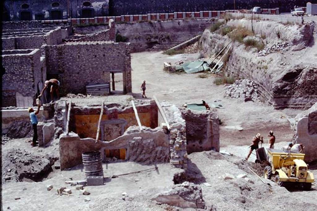 Oplontis, 1975. Looking west towards the rooms 75/68, and through doorway of room 69 to north garden, on the right. Photo by Stanley A. Jashemski.   
Source: The Wilhelmina and Stanley A. Jashemski archive in the University of Maryland Library, Special Collections (See collection page) and made available under the Creative Commons Attribution-Non Commercial License v.4. See Licence and use details. J75f0157