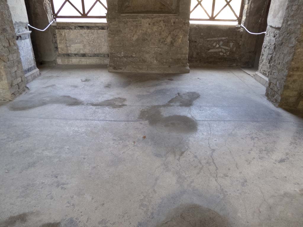Oplontis Villa of Poppea, September 2017. Room 64, looking west across flooring.
Foto Annette Haug, ERC Grant 681269 DÉCOR.