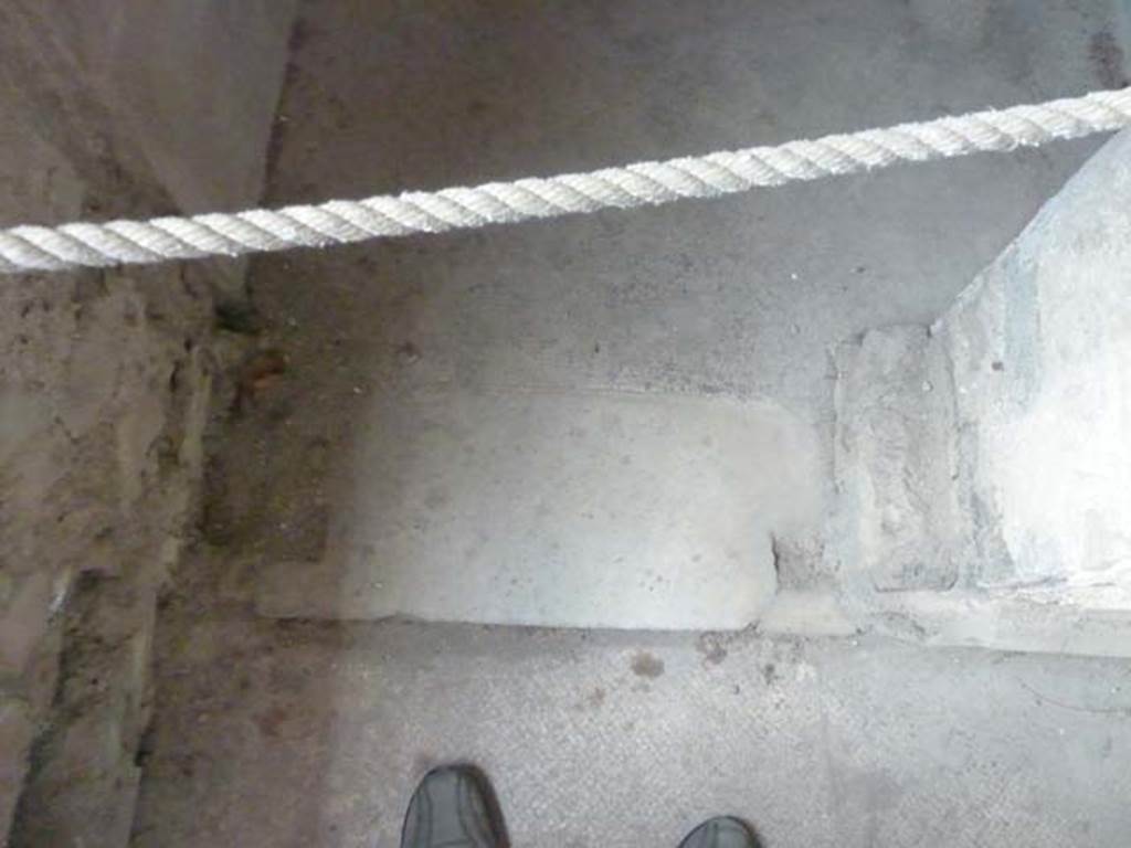 Oplontis, September 2015. Room 64, threshold between rooms 64 and corridor 67.