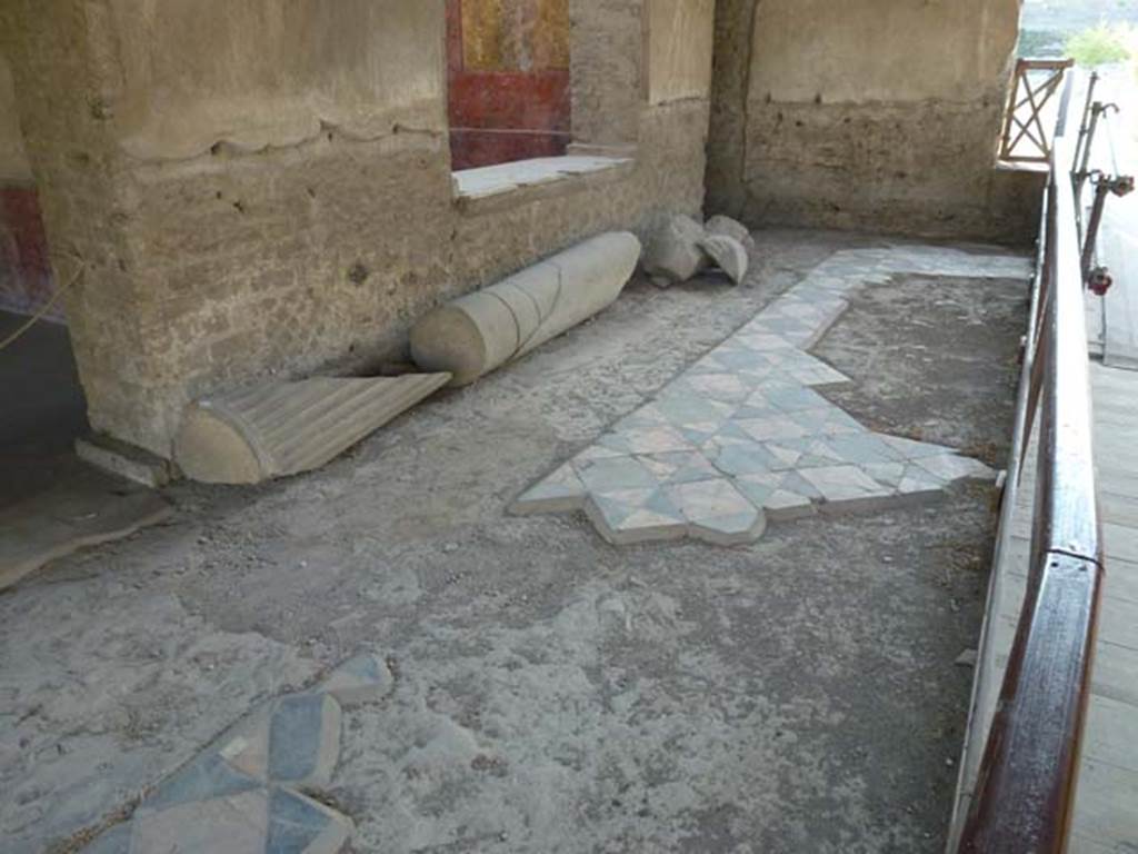 Oplontis, September 2011. Room 69, with decorative floor, looking towards the south-west corner. On the left (south) is a doorway into room 75, then a window looking into room 68, a small courtyard garden, and then a doorway into room 67.
On the right (west) is the doorway through to the north garden. Photo courtesy of Michael Binns.