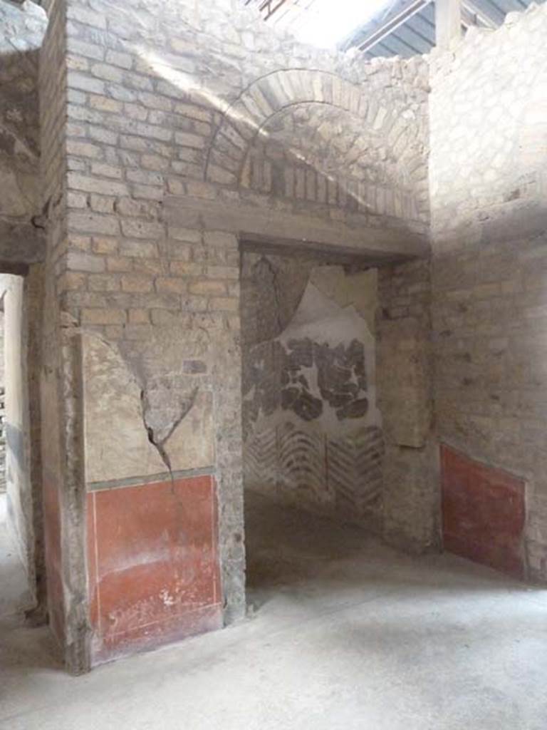 Oplontis, September 2015. Room 90, doorway to corridor 94, looking north-east.