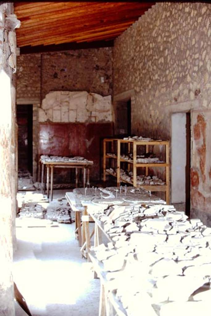 Oplontis Villa of Poppea, 1975. Workshop of restorers. Photo by Stanley A. Jashemski.   
Source: The Wilhelmina and Stanley A. Jashemski archive in the University of Maryland Library, Special Collections (See collection page) and made available under the Creative Commons Attribution-Non Commercial License v.4. See Licence and use details. J75f0335