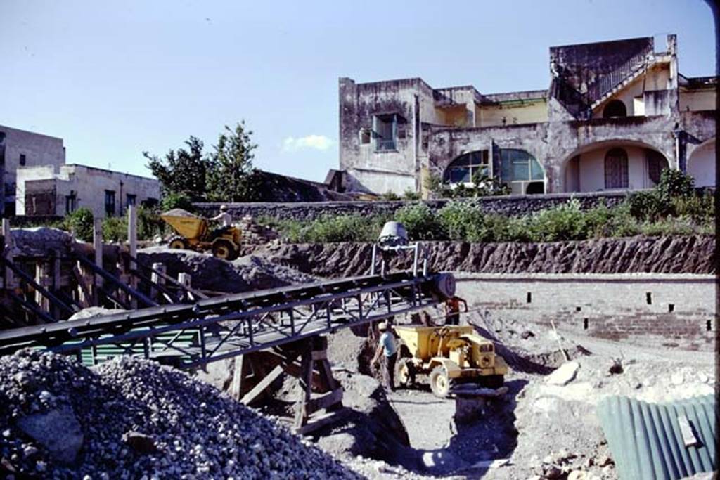 Oplontis Villa of Poppea, 1975 or 1974. South-east side of area 59, during excavation. Photo by Stanley A. Jashemski.   
Source: The Wilhelmina and Stanley A. Jashemski archive in the University of Maryland Library, Special Collections (See collection page) and made available under the Creative Commons Attribution-Non Commercial License v.4. See Licence and use details. J74f0896