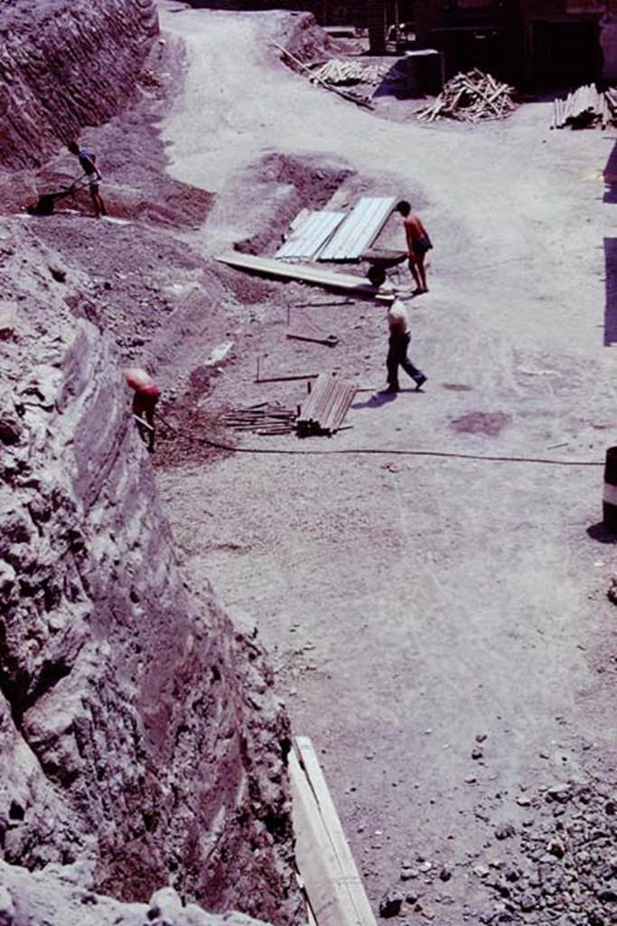 Oplontis, 1977. Looking south along area 60, before excavation and reconstruction.
Photo by Stanley A. Jashemski.   
Source: The Wilhelmina and Stanley A. Jashemski archive in the University of Maryland Library, Special Collections (See collection page) and made available under the Creative Commons Attribution-Non Commercial License v.4. See Licence and use details. J77f0120