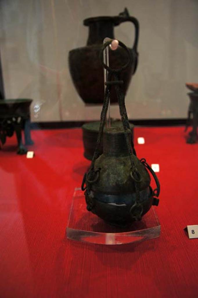 Gragnano, Villa rustica in Località Carmiano, Villa A. Perfume holder.
Stabiae Antiquarium, inventory number 63528.
Photo courtesy of Margaret Hicks.