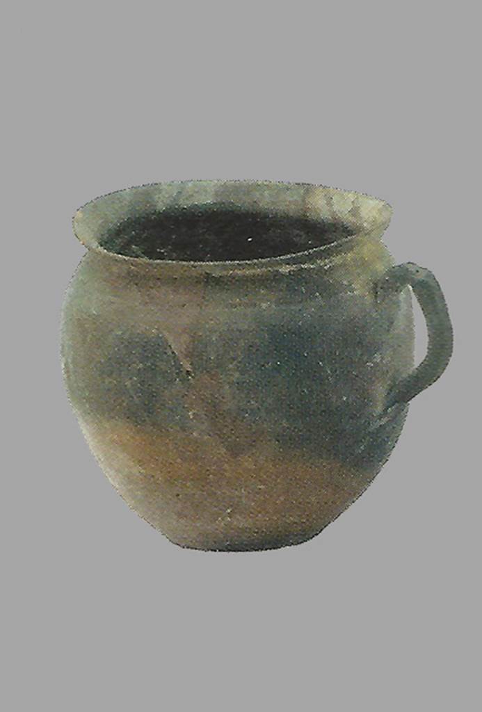 Gragnano, Villa rustica in Località Carmiano, Villa A. Room 3.
Small single handled terracotta jug with rounded body.
Stabiae Antiquarium, inventory number 63592.