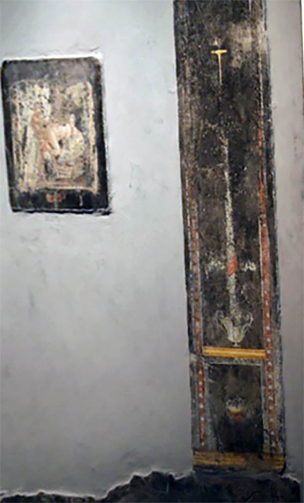 Gragnano, Villa rustica in Località Carmiano, Villa A. Cubiculum 8 west wall.
Detail of parts of wall with erotic scene on left. 
Stabiae Antiquarium, inventory number 63709.