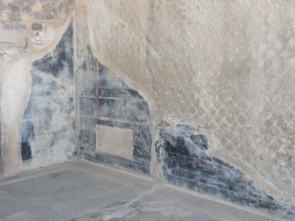 Stabiae, Secondo Complesso, June 2019. Room 17, south-west corner and remaining zoccolo of west wall.
Photo courtesy of Buzz Ferebee.