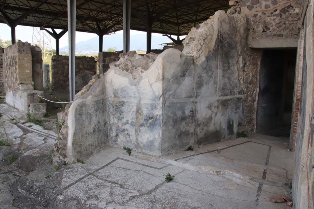 Stabiae, Secondo Complesso, September 2021. 
Room 16, looking towards east wall of small room or corridor leading to room 15. Photo courtesy of Klaus Heese.