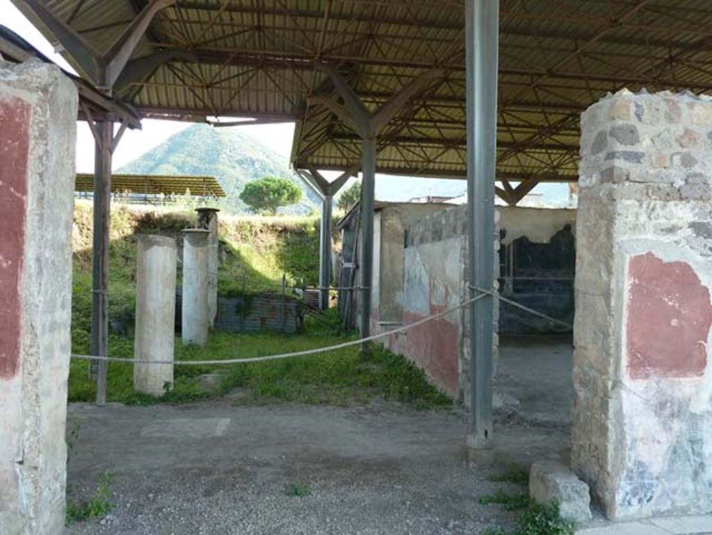 Stabiae, Secondo Complesso (Villa B), September 2015.  Room 1, looking south along the west wall of the peristyle, from doorway of room 12.  On the right is a second doorway into room 13 in the west wall.