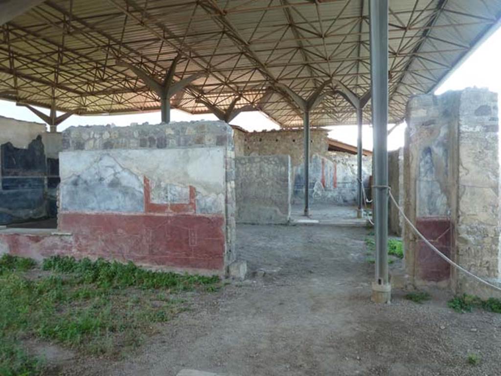 Stabiae, Secondo Complesso (Villa B), September 2015. Room 1, looking west into rooms 13 and 14 through doorway in north-west corner of peristyle portico.