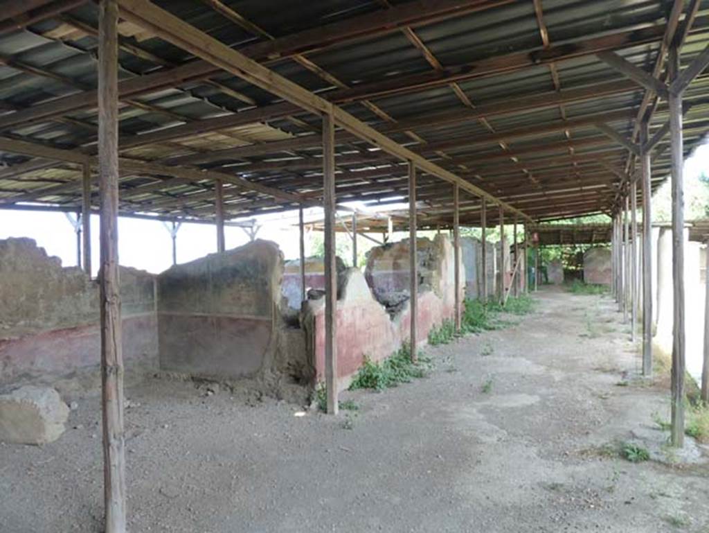Stabiae, Secondo Complesso (Villa B), September 2015. Room 1, looking east along north portico from near room 9.