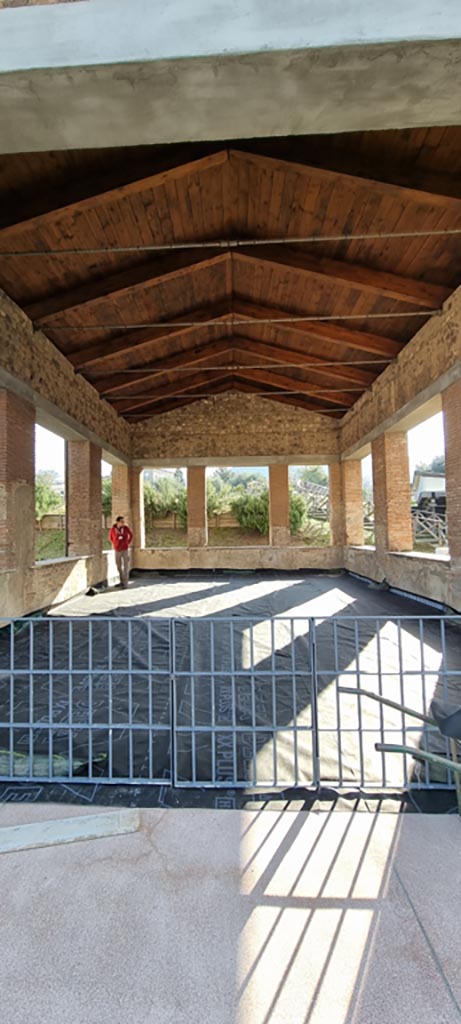 Stabiae, Villa Arianna, December 2023.
Room A, looking south to entrance doorway from terrace. 
Photo courtesy of Miriam Colomer.