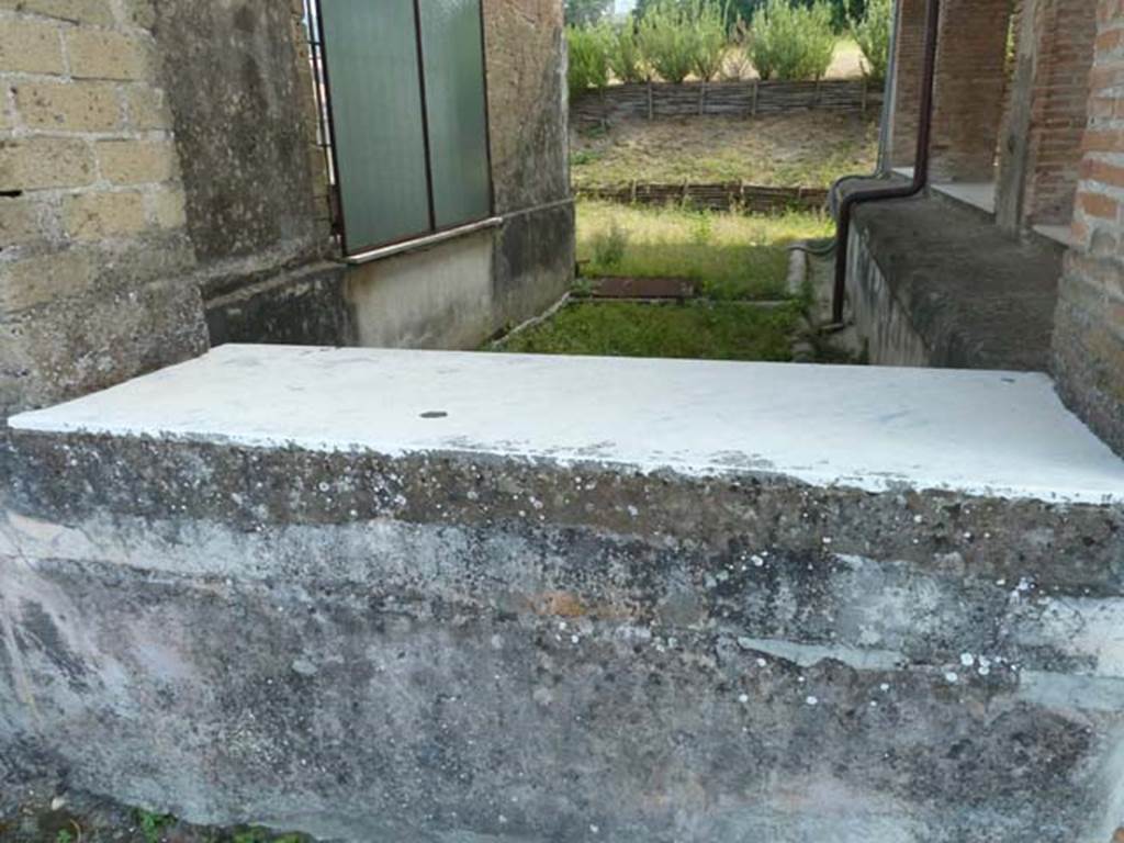 Stabiae, Villa Arianna, September 2015. Looking south through window into room 13, a garden area.