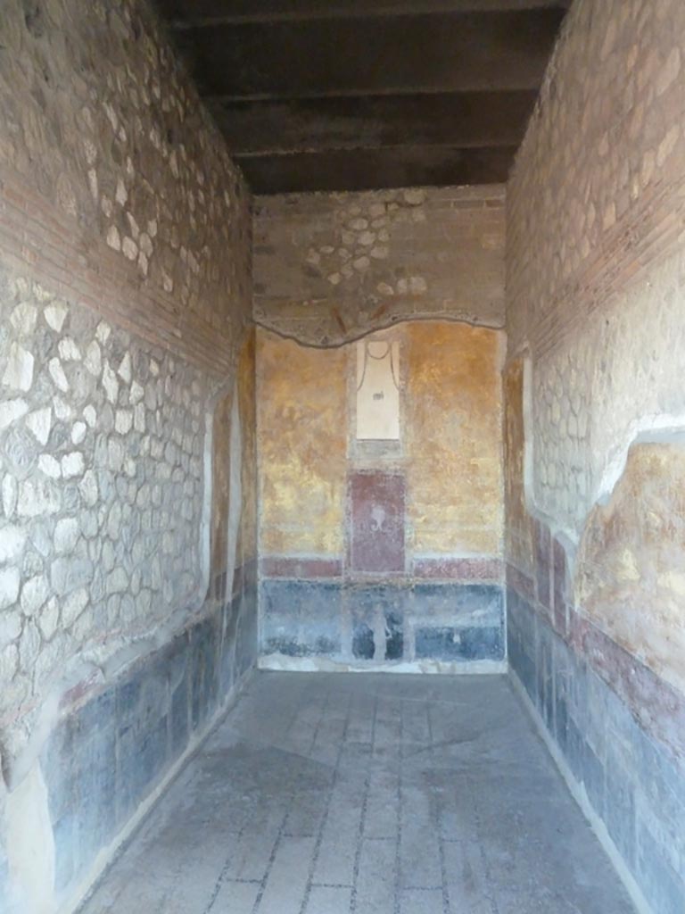 Stabiae, Villa Arianna, September 2015. Room 11, looking towards south wall.