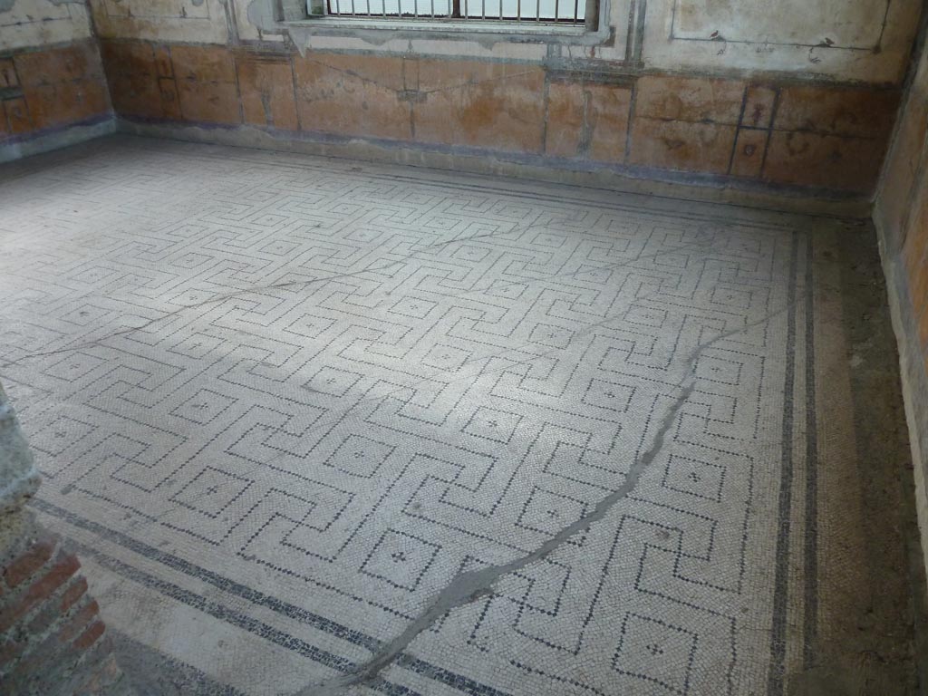 Stabiae, Villa Arianna, September 2015. Room 12, mosaic floor.