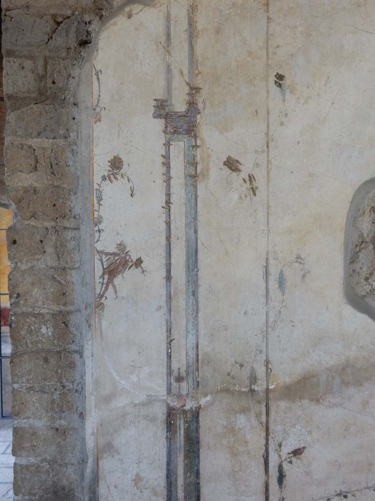 Stabiae, Villa Arianna, June 2019. Room 12, detail from east wall at north end. 
Photo courtesy of Buzz Ferebee.