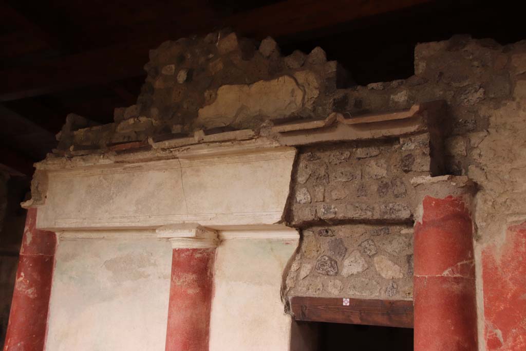Stabiae, Villa Arianna, October 2020. W29, detail from east wall of the small peristyle. Photo courtesy of Klaus Heese.