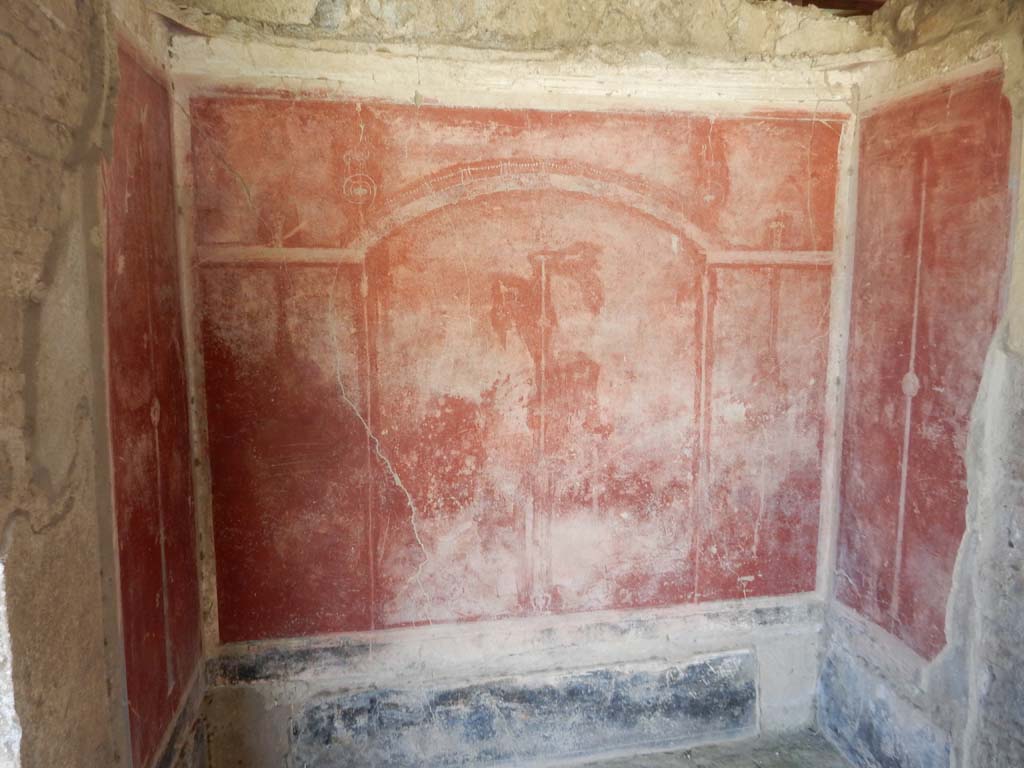 Stabiae, Villa Arianna, June 2019. W. 22, west wall of alcove in north-west corner of portico of peristyle.
Photo courtesy of Buzz Ferebee.