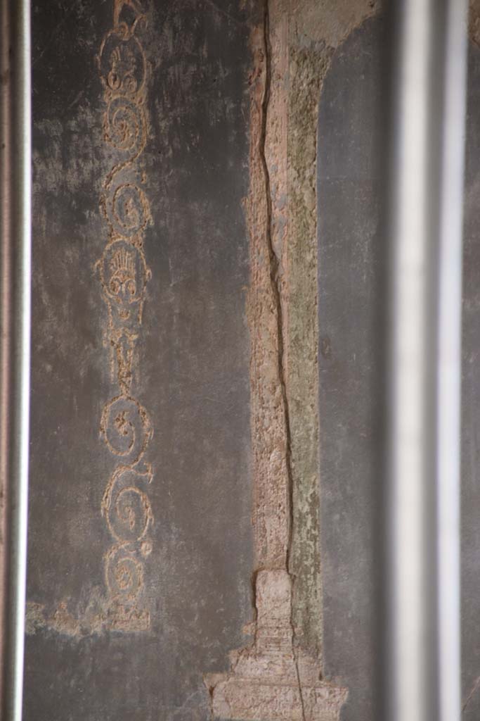 Stabiae, Villa Arianna, September 2021.  
Room 24, detail from middle of west wall. Photo courtesy of Klaus Heese.