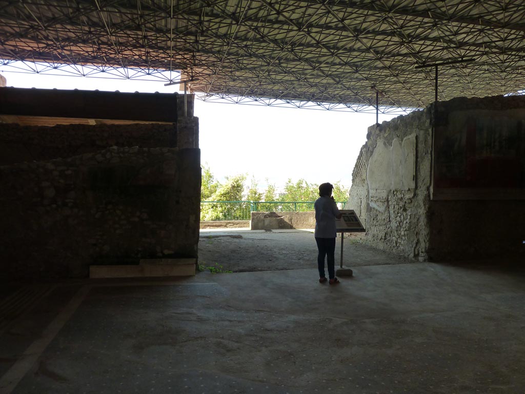 Stabiae, Villa Arianna, September 2015. Room 24, looking north to the tablinum.